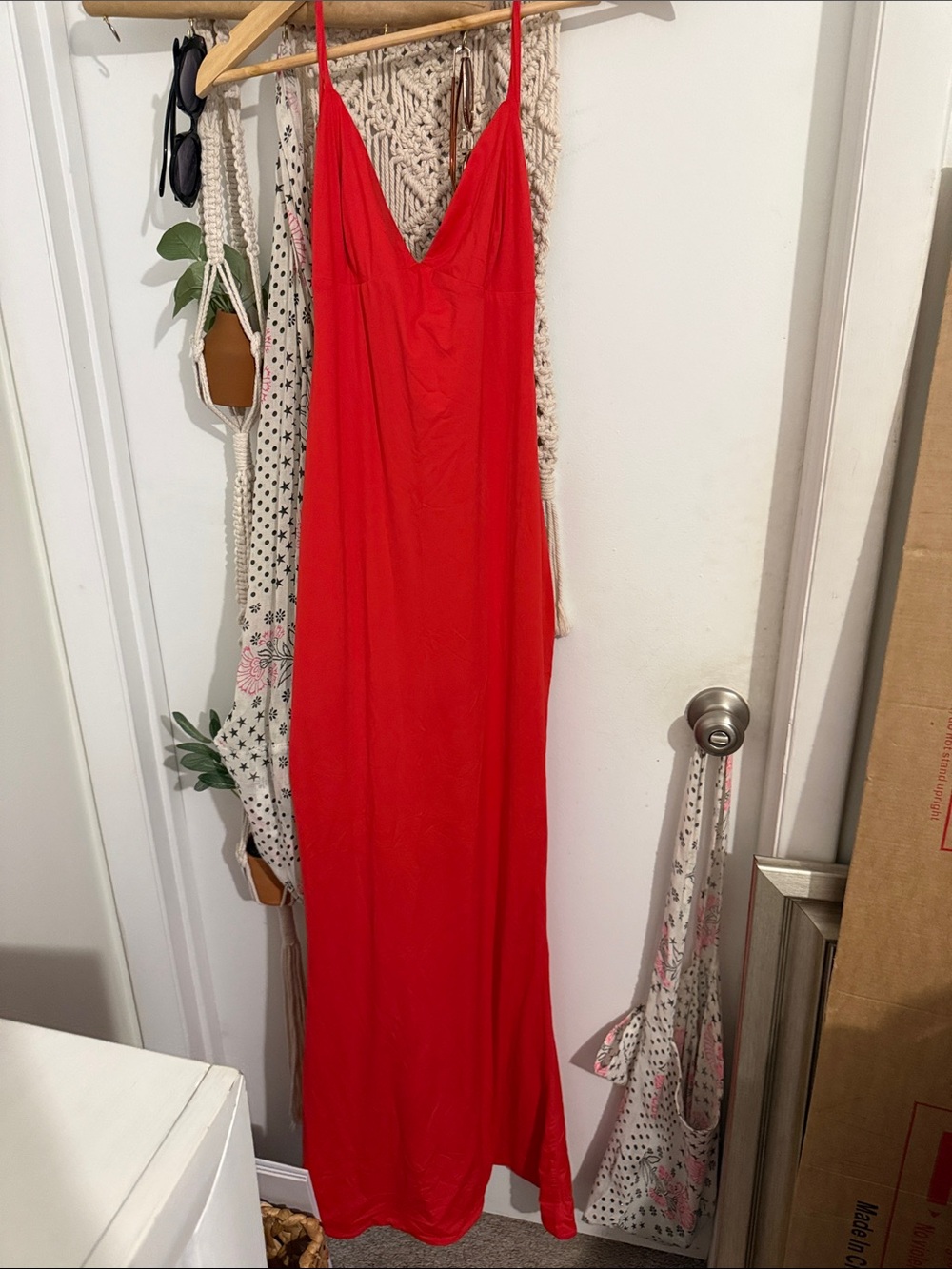 Baby boo Red Prom Maxi Dress - Elegant V-Neck Women's Dress